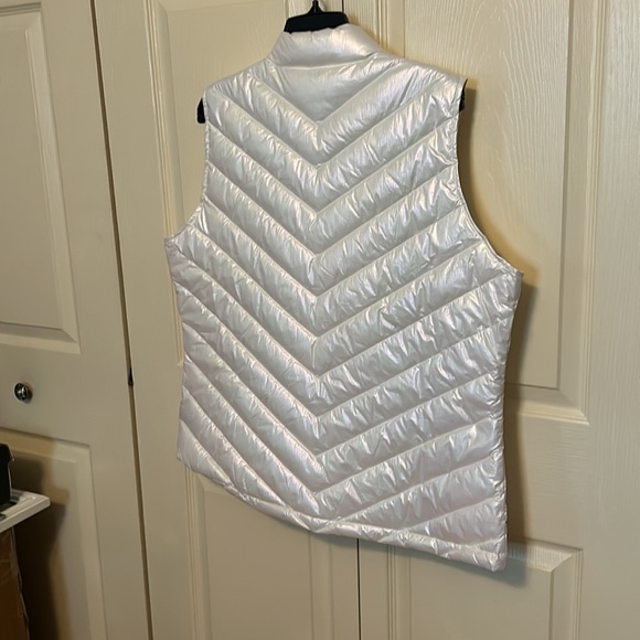 JMcLaughlin puffer best size XL - Picture 2 of 3